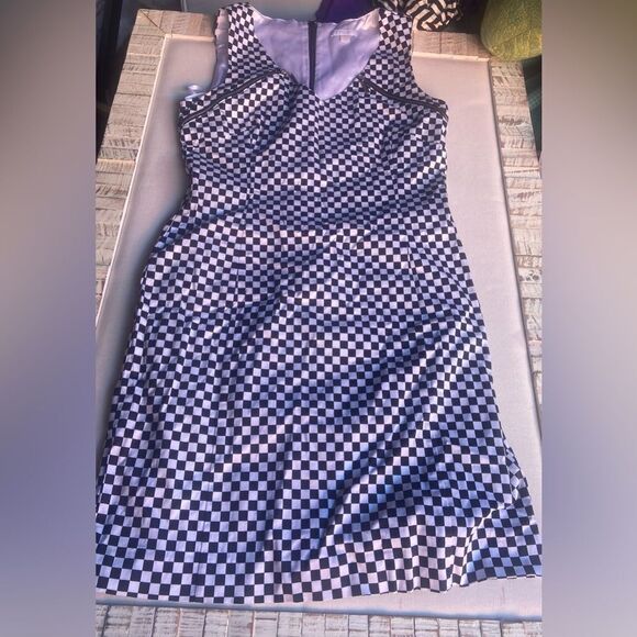 Classic Race Checkers Dress New York and Company Zipper detail Stretch Size 10 - Picture 1 of 6